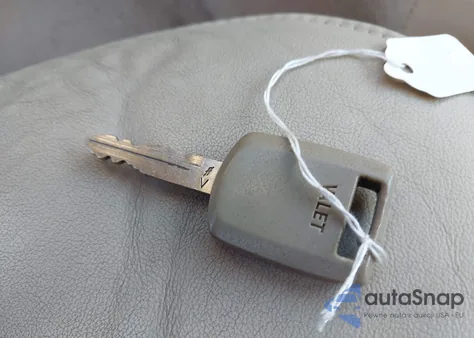 2008 Lincoln Town Car Signature Limited из США, поврежденный, VIN 2LNHM82V38X639853